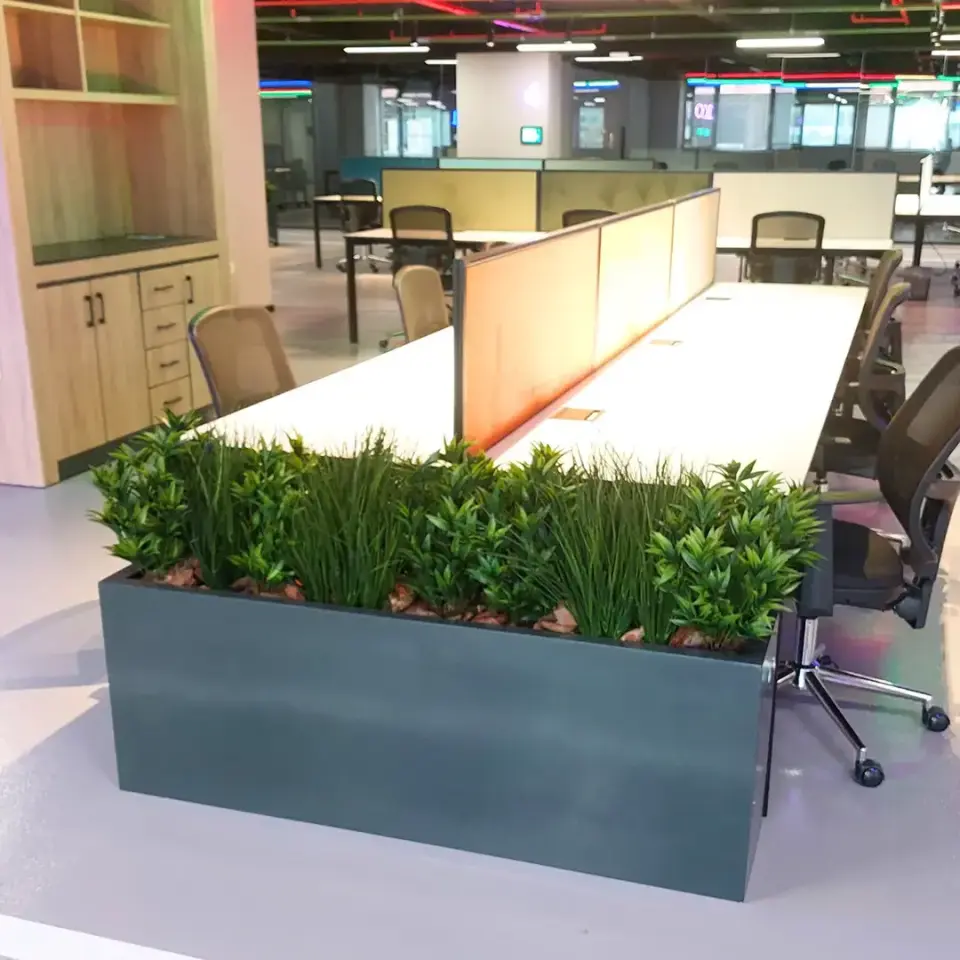 Soğuk Duvarlara Son: Ofisleri Canlandıran Estetik ve Fonksiyonel Seperatörler