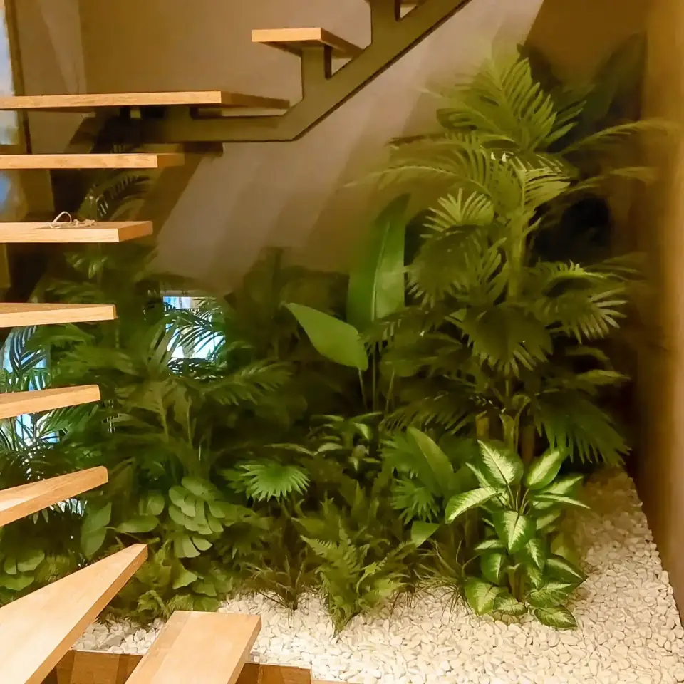 Atıl Alanların Estetik Dönüşümü: Merdiven Altı Botanik Bahçe Tasarımı