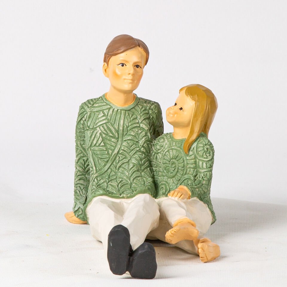 Biblo, Oturan Baba-Kız, Yeşil-Beyaz - 13x17x28 cm